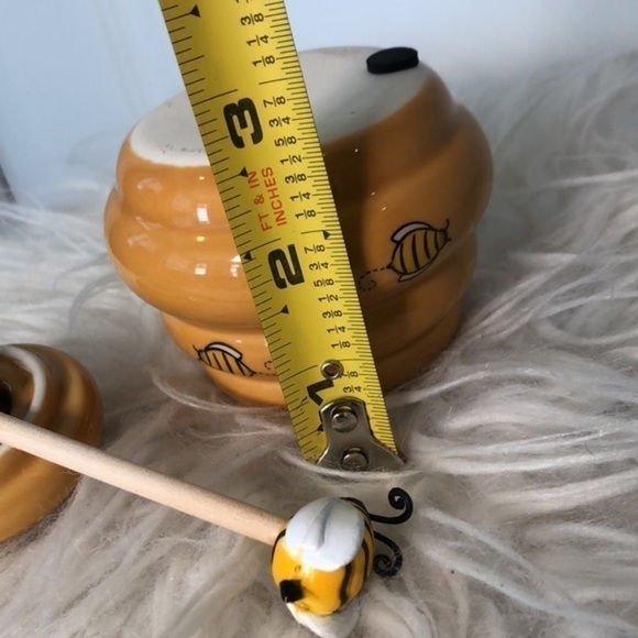 HONEY 🍯 | Ceramic Honey Comb 🐝 + Classic Wooden Bumblebee Honey Wand. - Picture 6 of 7